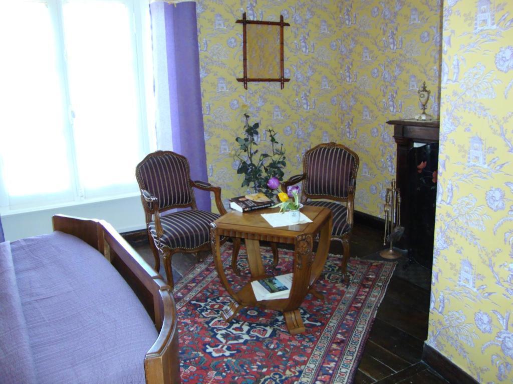 Domaine De La Dame De Lauriere Bed and Breakfast Solignac Habitación foto